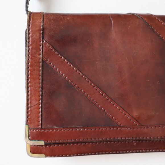 Vintage Brown Leather Shoulder Bag with Brass Details - Picture 7 of 16